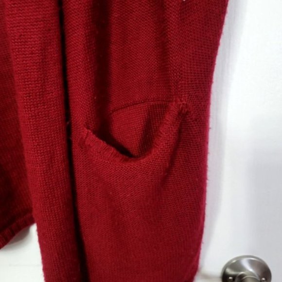 Burgundy Wrap - Picture 3 of 5